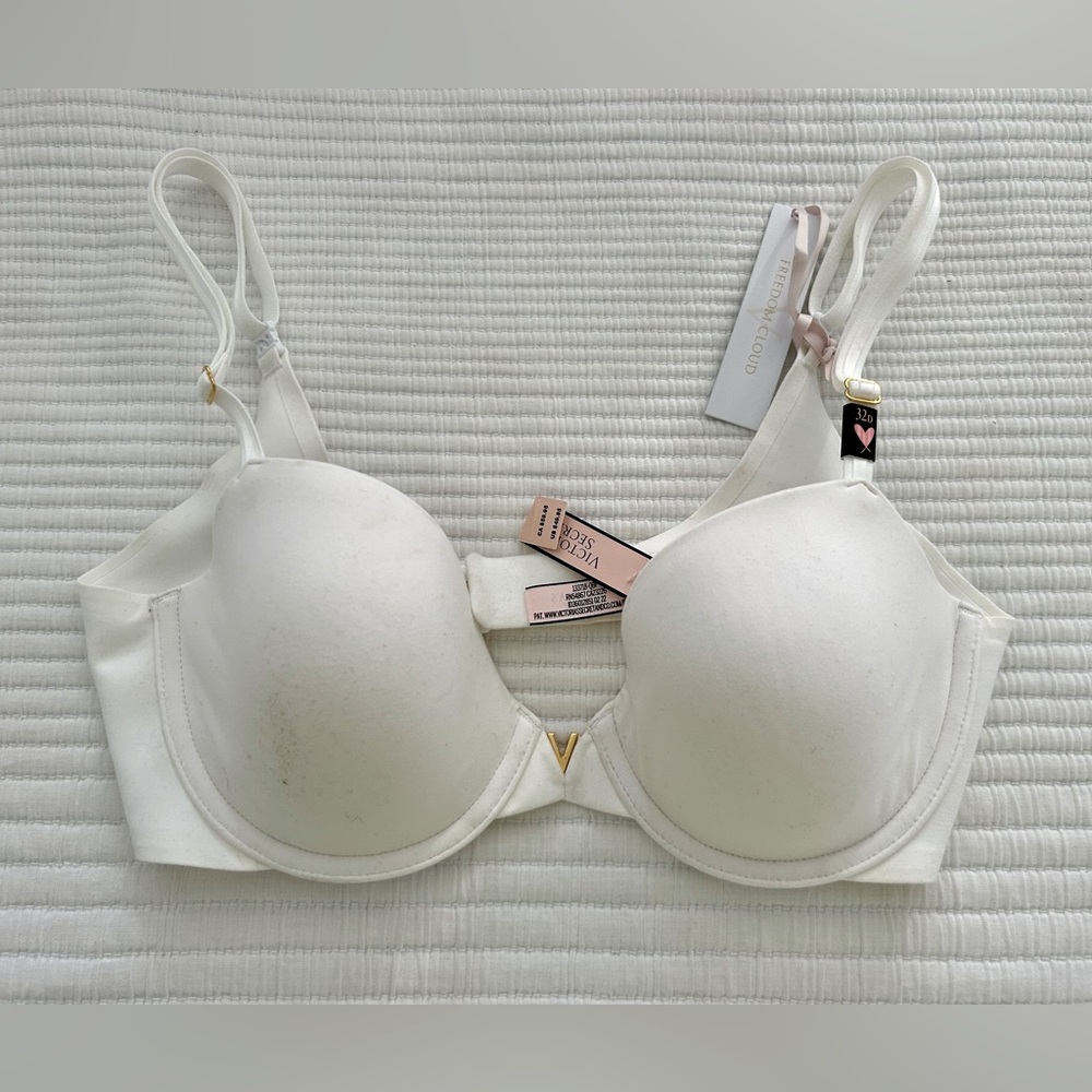 NWT Victoria's Secret Cloud Bra